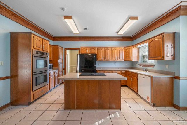 6221 Heart Pine Dr, Pensacola, FL 32504