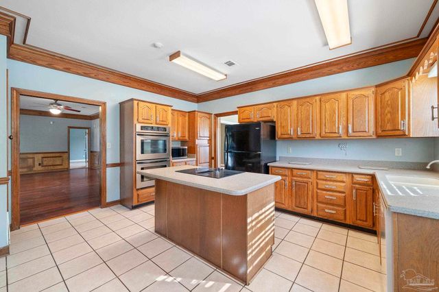 6221 Heart Pine Dr, Pensacola, FL 32504