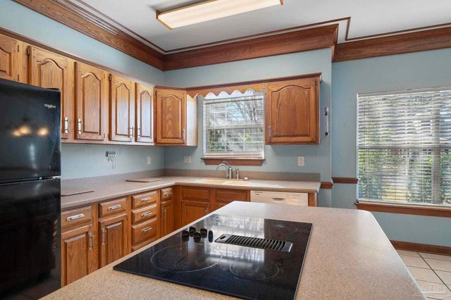 6221 Heart Pine Dr, Pensacola, FL 32504