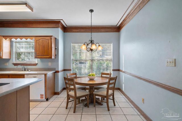 6221 Heart Pine Dr, Pensacola, FL 32504