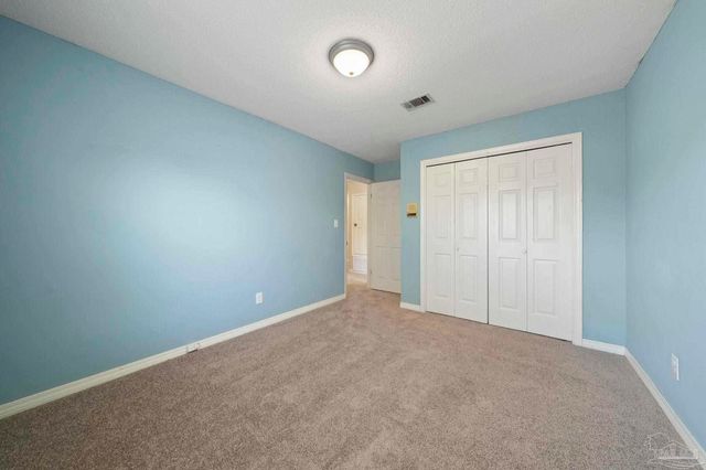 6221 Heart Pine Dr, Pensacola, FL 32504