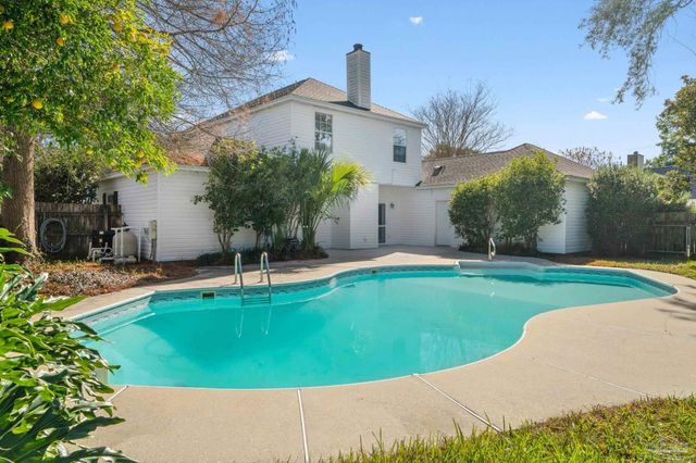 6221 Heart Pine Dr, Pensacola, FL 32504