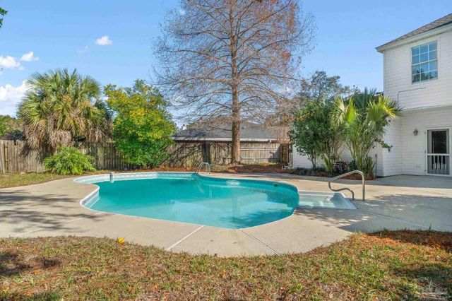 6221 Heart Pine Dr, Pensacola, FL 32504