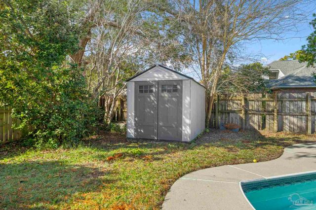 6221 Heart Pine Dr, Pensacola, FL 32504