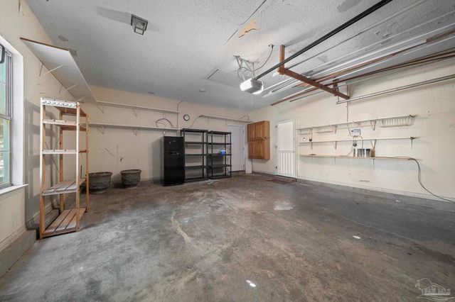 6221 Heart Pine Dr, Pensacola, FL 32504