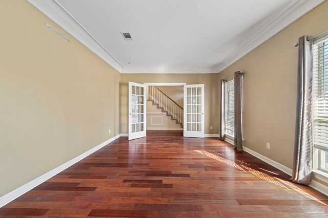 6221 Heart Pine Dr, Pensacola, FL 32504