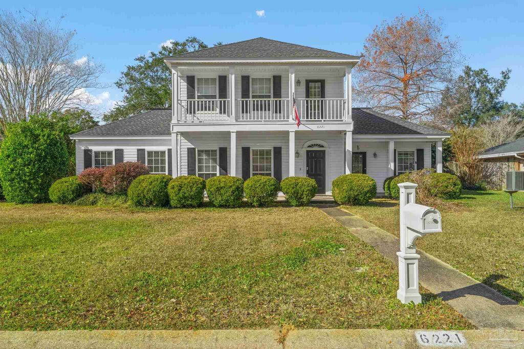 6221 Heart Pine Dr, Pensacola, FL 32504