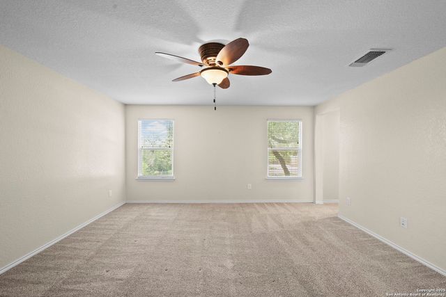 220 HINGE CRK, Cibolo, TX 78108