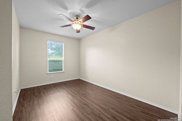 220 HINGE CRK, Cibolo, TX 78108