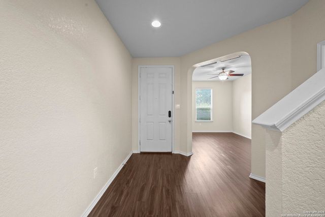 220 HINGE CRK, Cibolo, TX 78108