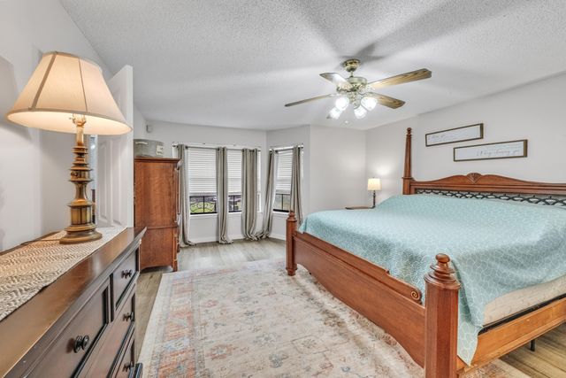 6453 Garden Drive, Gulf Breeze, FL 32563