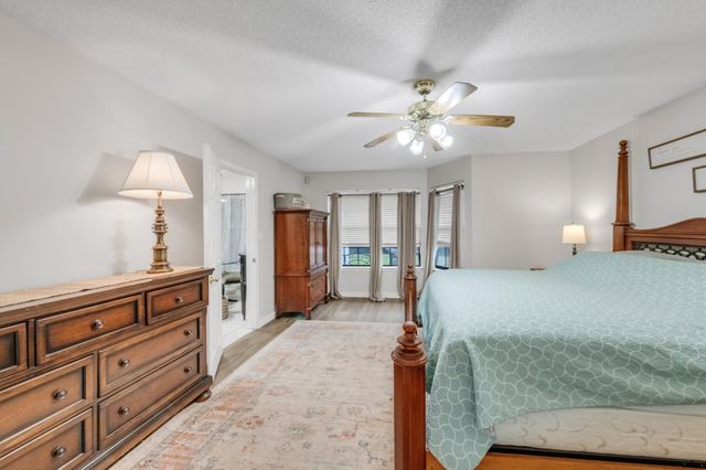 6453 Garden Drive, Gulf Breeze, FL 32563