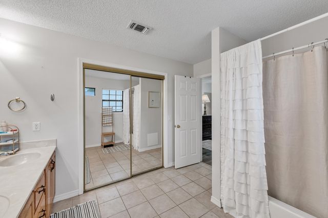 6453 Garden Drive, Gulf Breeze, FL 32563