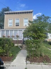 1290 Broadway, Menands, NY 12204