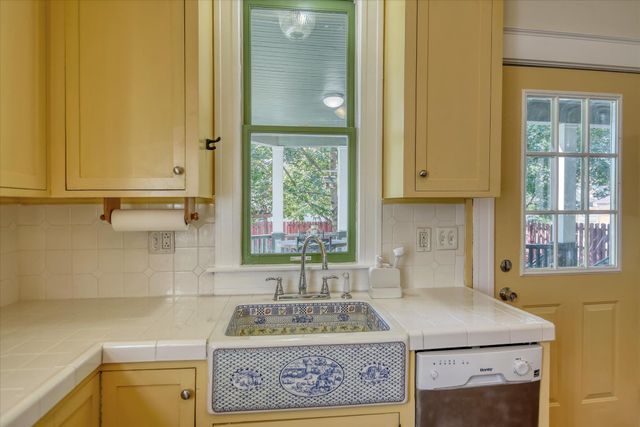 802 E Indiana Ave, Spokane, WA 99207