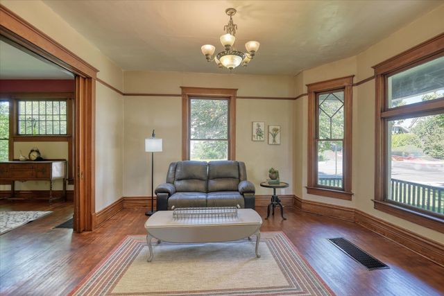 802 E Indiana Ave, Spokane, WA 99207