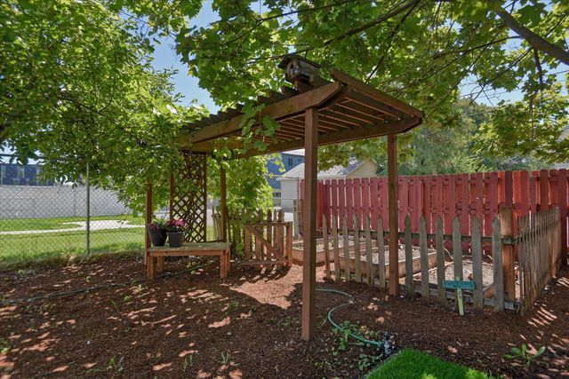 802 E Indiana Ave, Spokane, WA 99207