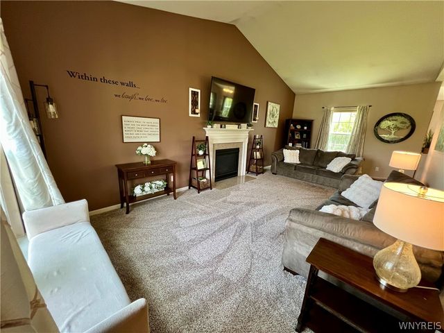 11 Airmont Drive, Orchard Park, NY 14127