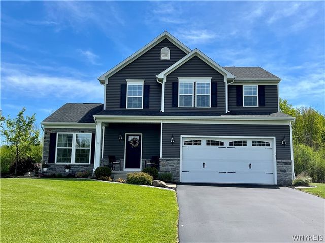 11 Airmont Drive, Orchard Park, NY 14127