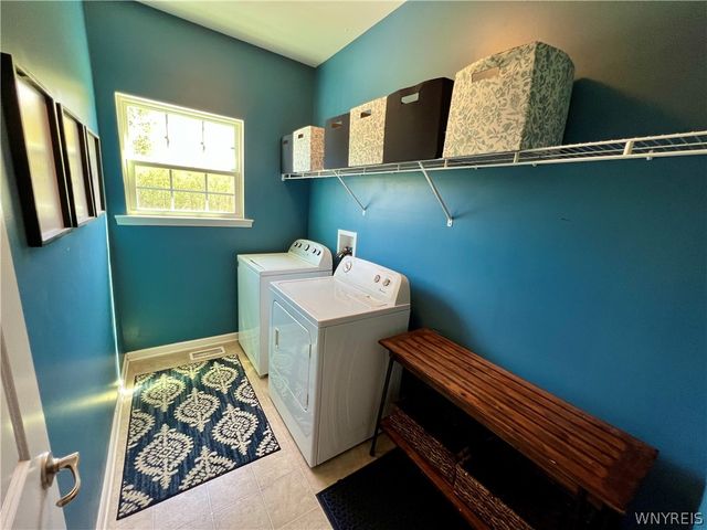 11 Airmont Drive, Orchard Park, NY 14127