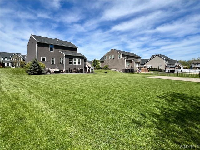 11 Airmont Drive, Orchard Park, NY 14127