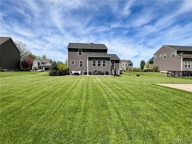11 Airmont Drive, Orchard Park, NY 14127