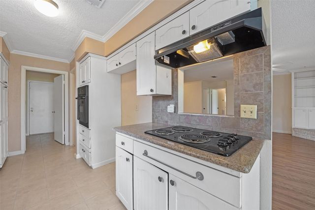 807 Seacliff Drive, Houston, TX 77062