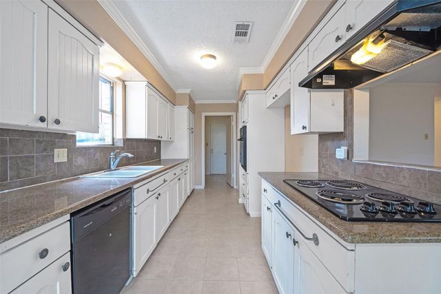 807 Seacliff Drive, Houston, TX 77062