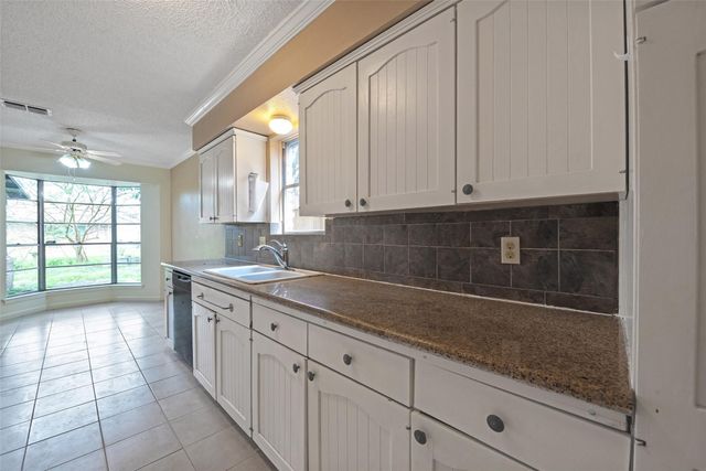 807 Seacliff Drive, Houston, TX 77062