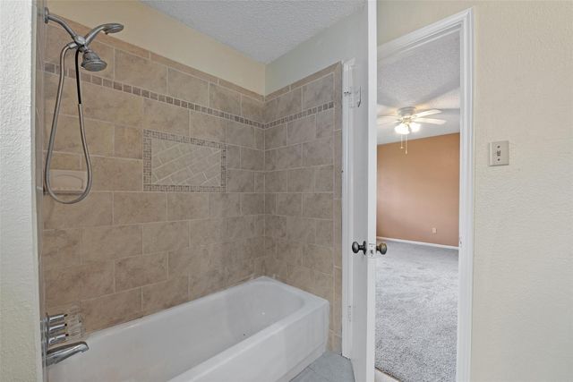 807 Seacliff Drive, Houston, TX 77062