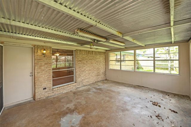 807 Seacliff Drive, Houston, TX 77062