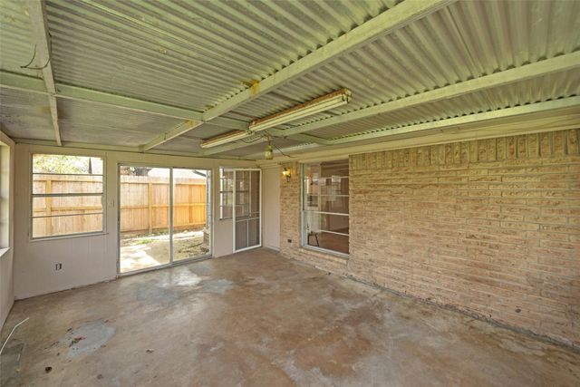 807 Seacliff Drive, Houston, TX 77062