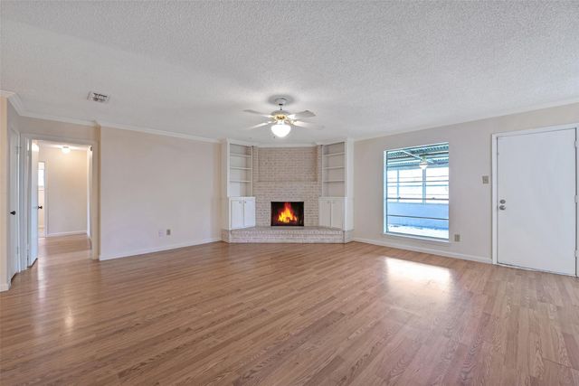 807 Seacliff Drive, Houston, TX 77062