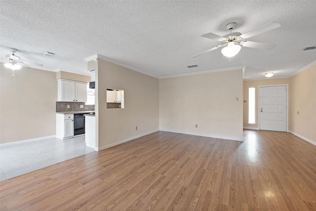 807 Seacliff Drive, Houston, TX 77062