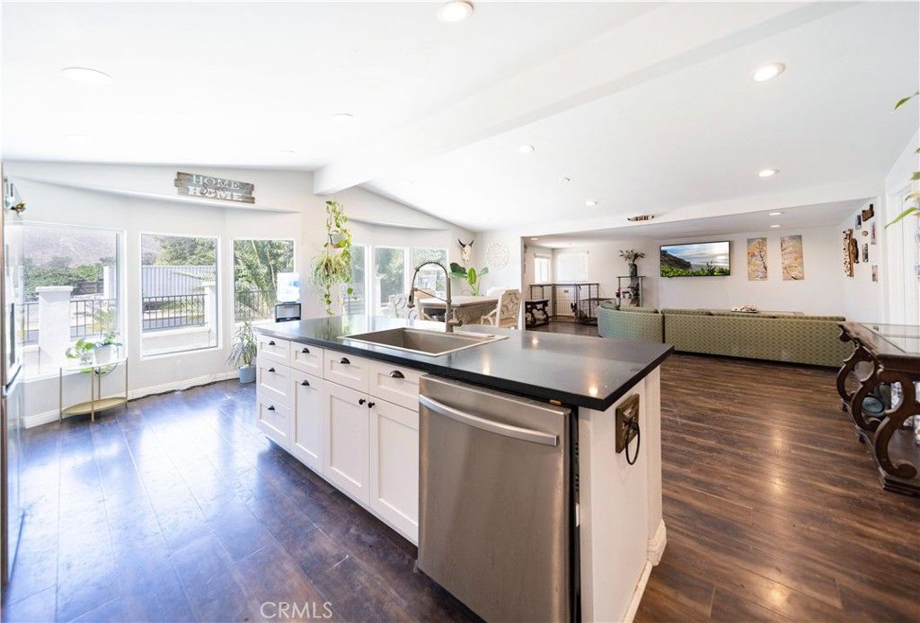 Image 18 of property listing at 32675 Asbury Street, Winchester, CA 92596