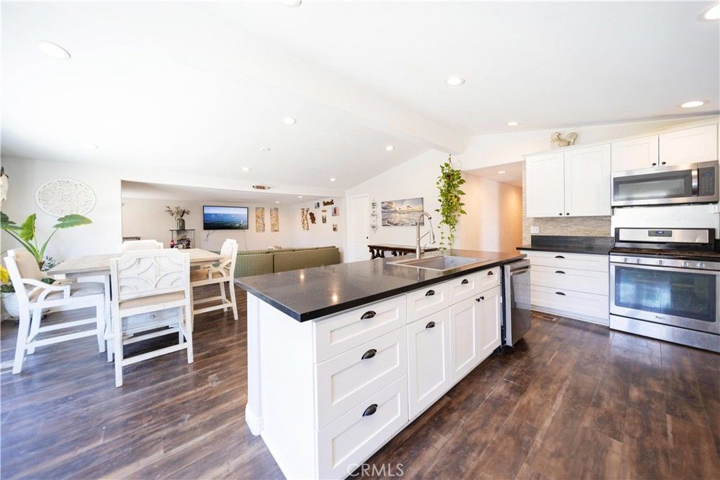 Image 19 of property listing at 32675 Asbury Street, Winchester, CA 92596