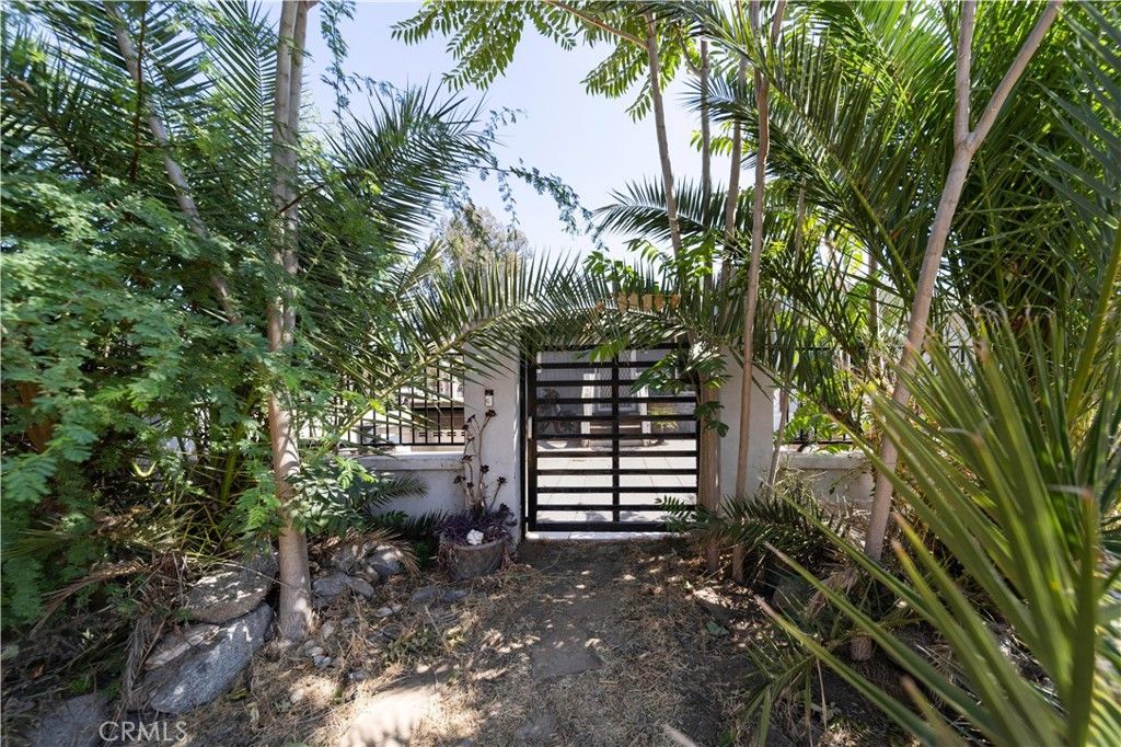 Image 4 of property listing at 32675 Asbury Street, Winchester, CA 92596