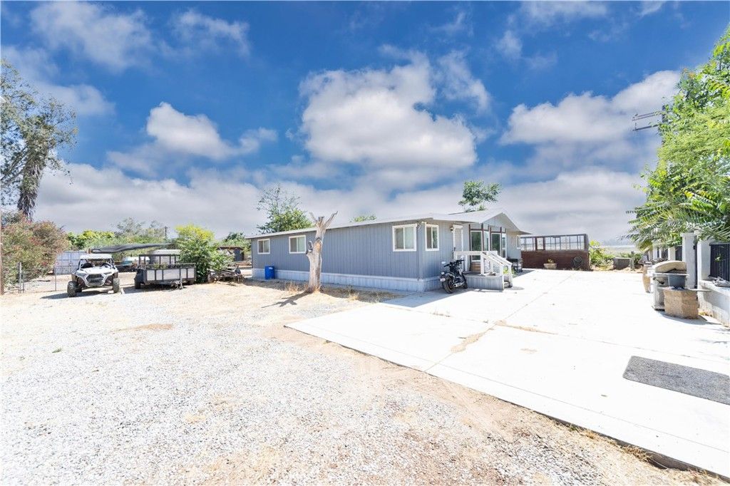 Image 8 of property listing at 32675 Asbury Street, Winchester, CA 92596