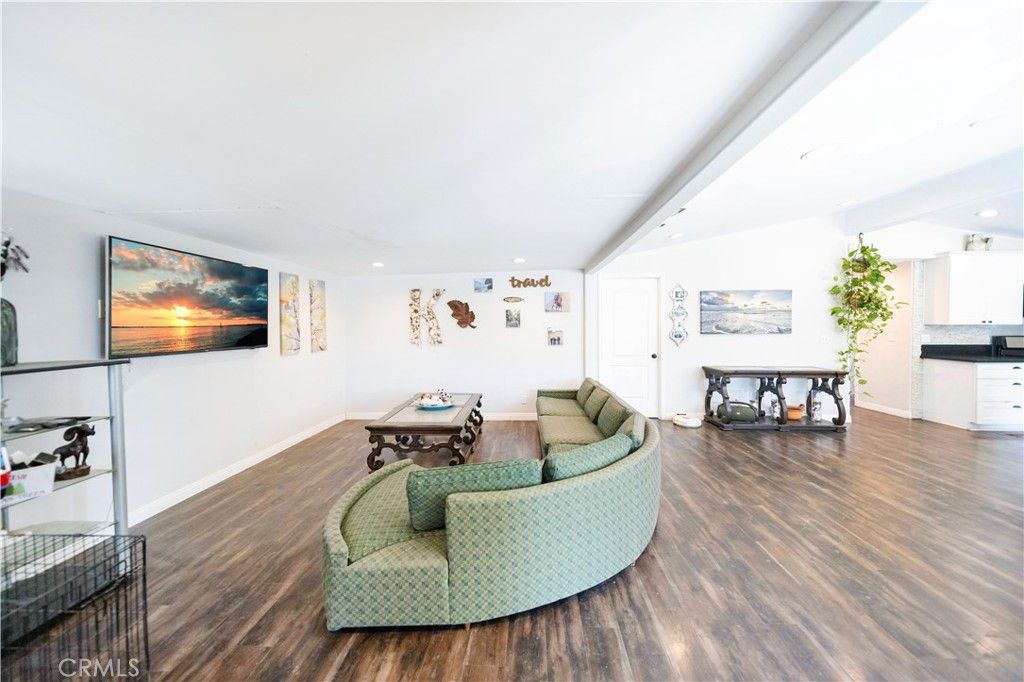 Image 9 of property listing at 32675 Asbury Street, Winchester, CA 92596