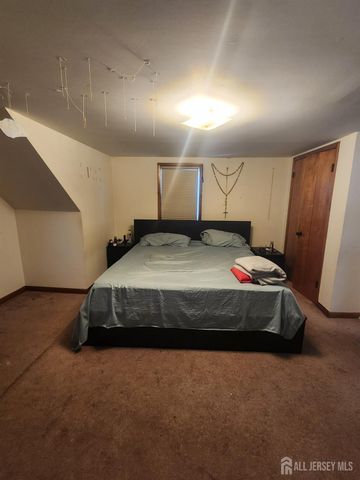 215 Summit Avenue, Fords, NJ 08863
