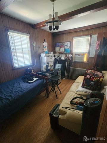 215 Summit Avenue, Fords, NJ 08863