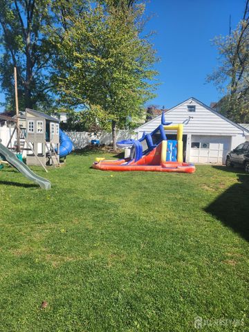 215 Summit Avenue, Fords, NJ 08863