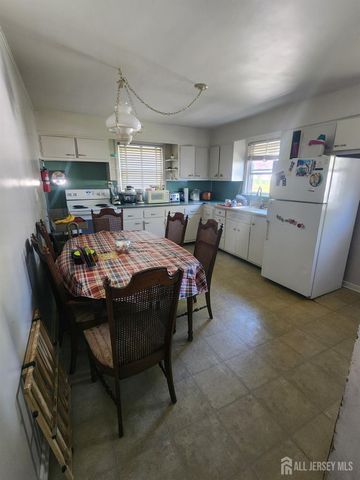 215 Summit Avenue, Fords, NJ 08863