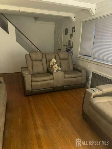 215 Summit Avenue, Fords, NJ 08863