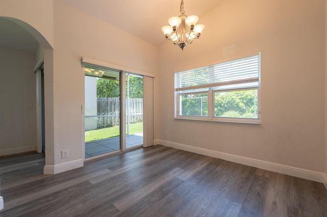 10651 Buttonwood Lake Drive, Boca Raton, FL 33498