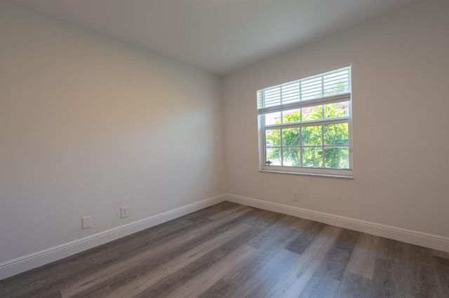10651 Buttonwood Lake Drive, Boca Raton, FL 33498