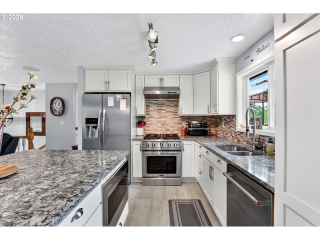 20821 Se LANSING Ln, Damascus, OR 97089