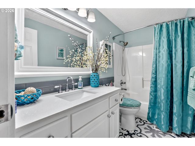 20821 Se LANSING Ln, Damascus, OR 97089