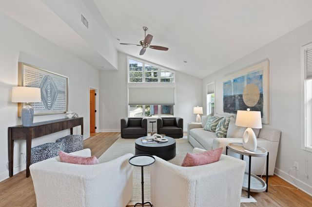 2300 S 3rd ST, Austin, TX 78704