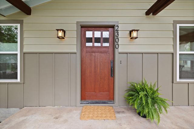 2300 S 3rd ST, Austin, TX 78704